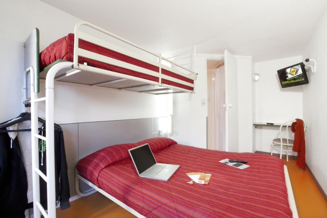 Premiere Classe Évreux Dış mekan fotoğraf A typical room at a B&B