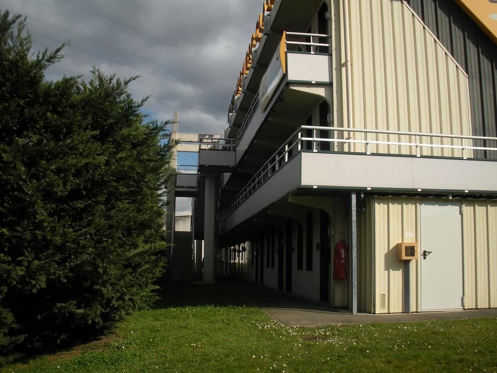 Premiere Classe Évreux Dış mekan fotoğraf The "Maison du Savoir"